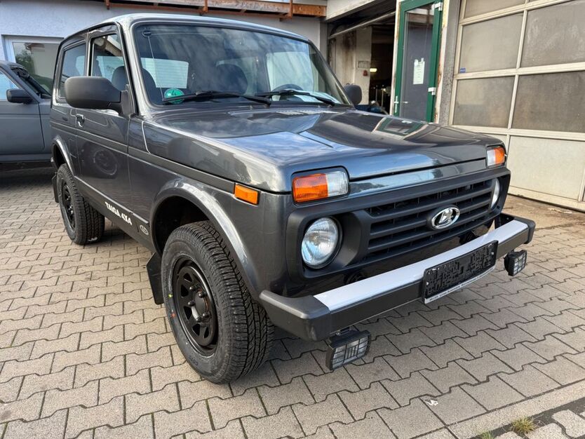 Lada Niva 48.190 km 13.490 € Limeshain 63694