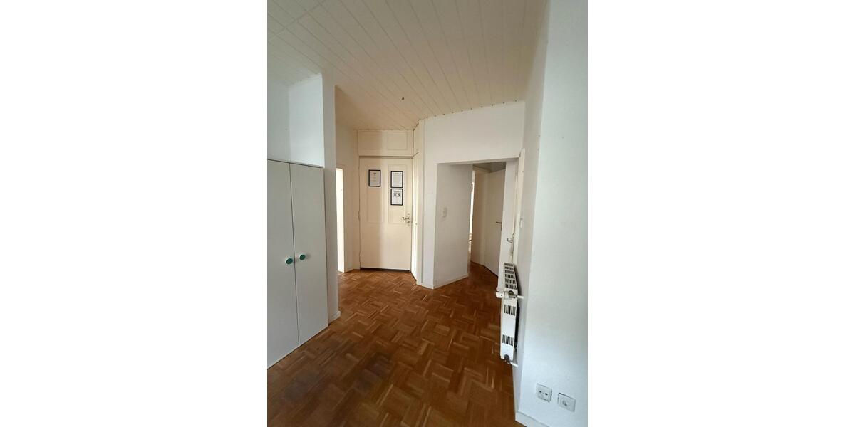 Etagenwohnung Frankfurt am Main Bornheim - 4 Zimmer, 100 m&sup2;, 900&euro; | Angebot:26102123