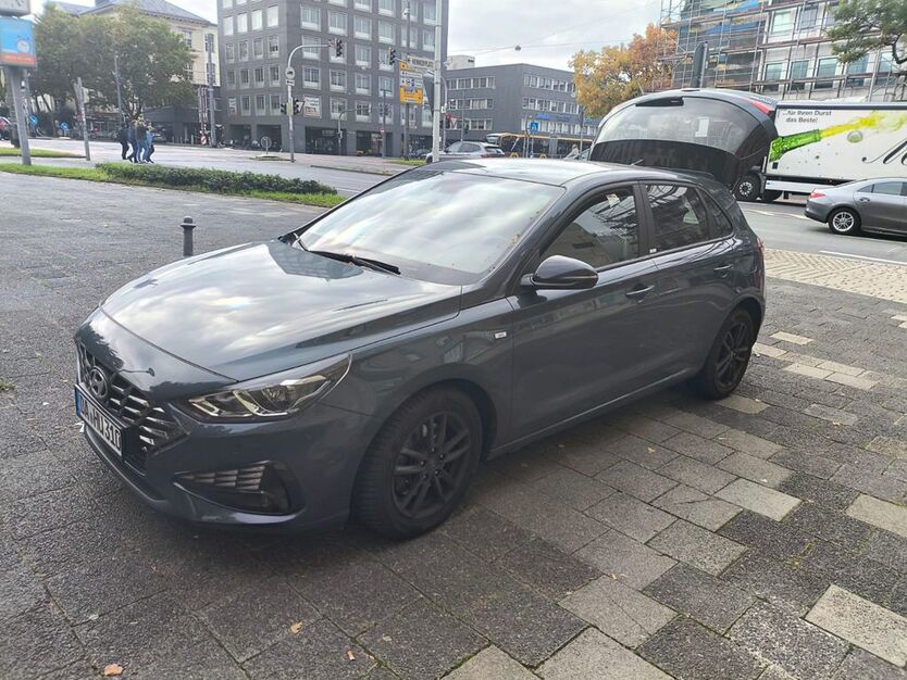 Hyundai i30 88.000 km 16.200 € Darmstadt 64283
