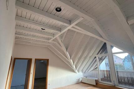 Renovierte Dachgeschoss Wohnung - Aschaffenburg Schweinheim zimmer