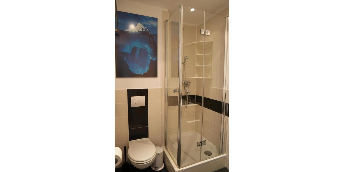 Dachgeschoßwohnung Frankfurt am Main Niederrad - 4 Zimmer, 133 m&sup2;, 2.100&euro; | Angebot:26505068