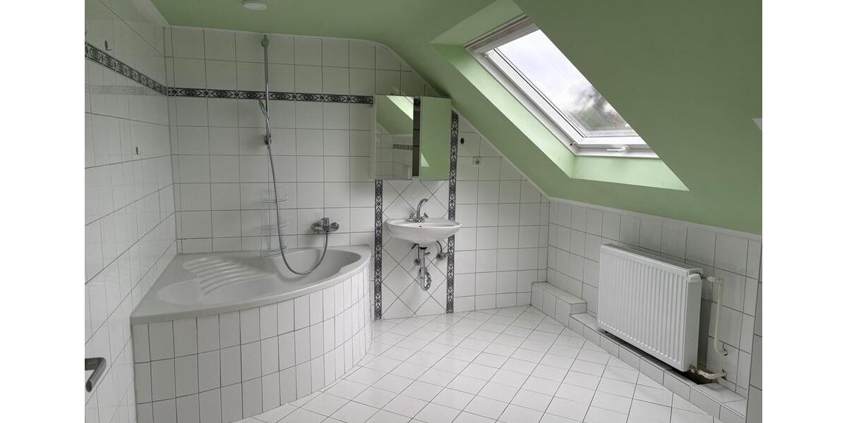 2 Zimmer-Dachgeschosswohnung in Frankfurt Fechenheim 2 zimmer