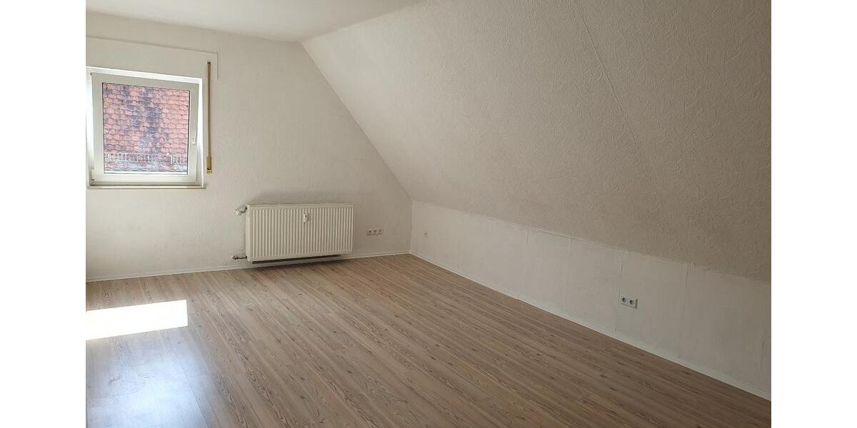 Dachgeschoßwohnung Münster (Hessen) - 4 Zimmer, 95 m&sup2;, 990&euro; | Angebot:24679176