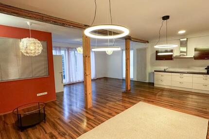 Loftartige 1-Zimmer-Wohnung (69 m²) im ruhigen Hinterhof 1 zimmer