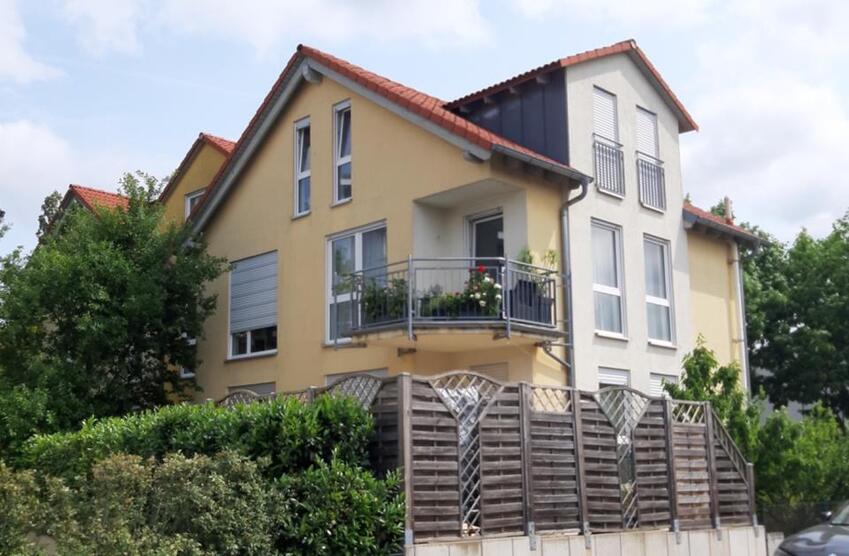 Reserviert-Helle MaisonetteWohnung (3,5 Zimmer) mit Garten