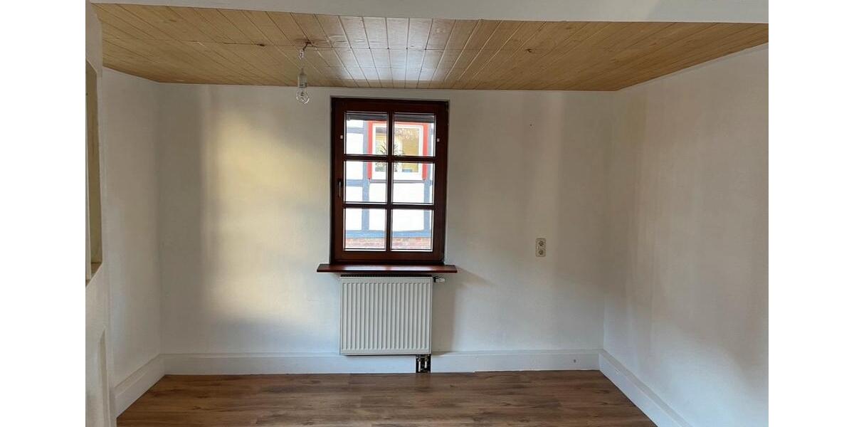 Einfamilienhaus Rosbach vor der Höhe - 3 Zimmer, 93 m&sup2;, 1.350&euro; | Angebot:26153607