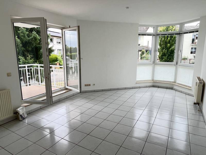 Wohnen oder investieren - 2-Zimmer-Wohnung mit Balkon und Garage in Oberursel OT Weißkirchen