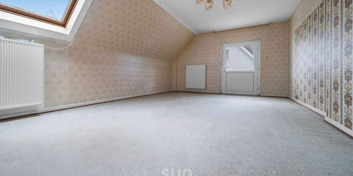 GRUNDSTÜCK MIT PERSPEKTIVE IN BESTLAGE FRIEDRICHSDORF - Nahe S-Bahn, Abriss oder Entwicklung zimmer