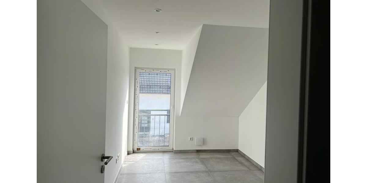 Doppelhaushälfte Frankfurt am Main Bergen-Enkheim - 6 Zimmer, 230 m&sup2;, 2.600&euro; | Angebot:26447582