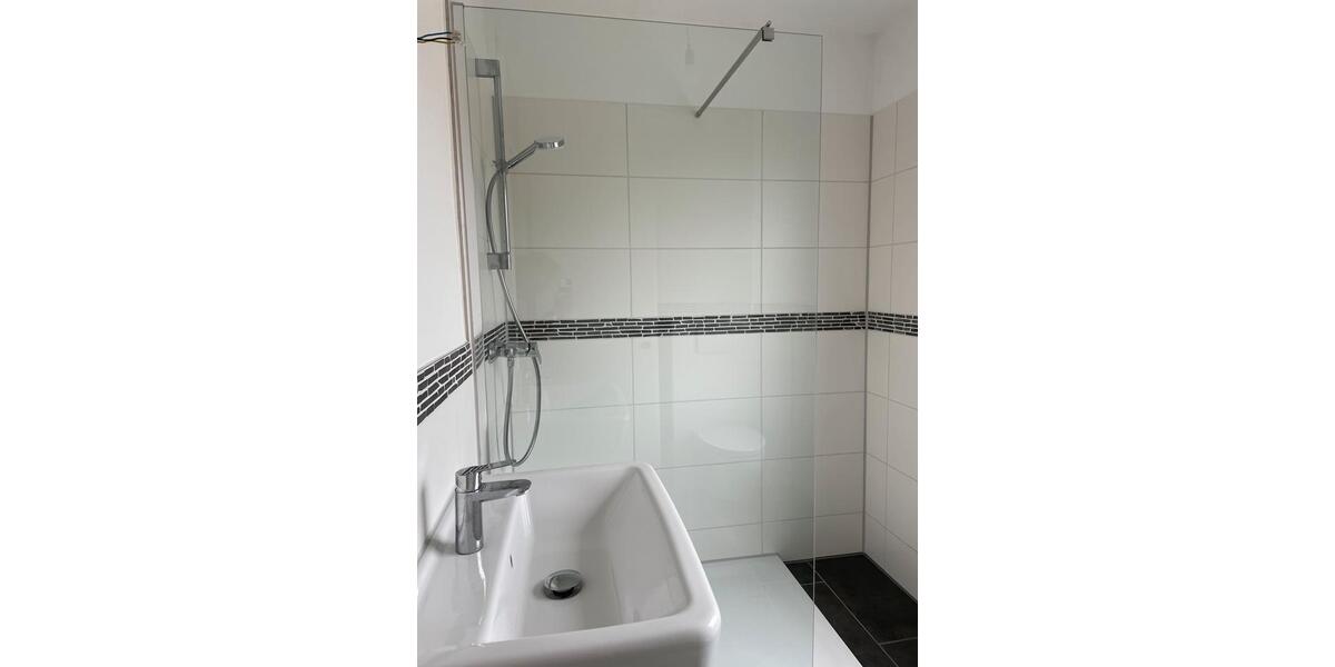 DHH in Hofheim-Wallau ab 01.04.2026 zu vermieten! 5 zimmer