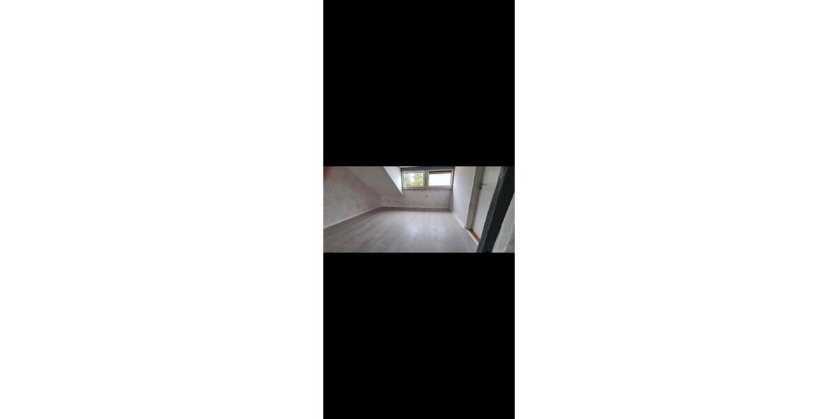 Gemütliche 1,5-Zimmer-Dachgeschosswohnung (40 m²) in Walldorf 1 zimmer