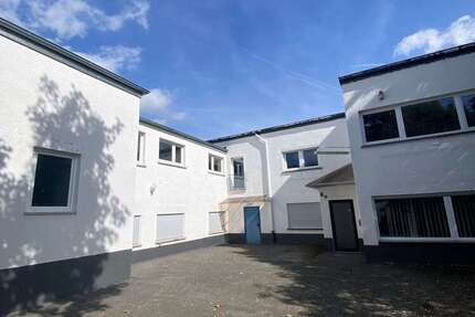 Büro in Dietzenbach 2.299 € 353 m²