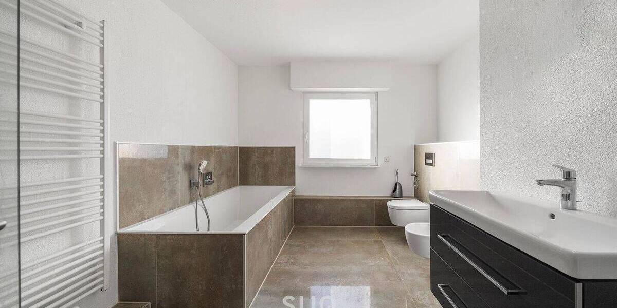 Einfamilienhaus Bad Homburg vor der Höhe Ober-Erlenbach - 9 Zimmer, 280 m&sup2;, 2.800&euro; | Angebot:26451892