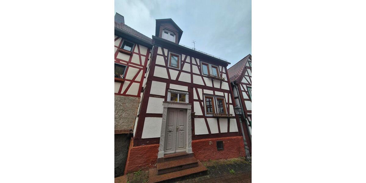 Einfamilienhaus Hanau - 6 Zimmer, 160 m&sup2;, 1.300&euro; | Angebot:26327927