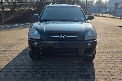 Hyundai TUCSON 168.000 km 2.850 &euro; Hattersheim 65795