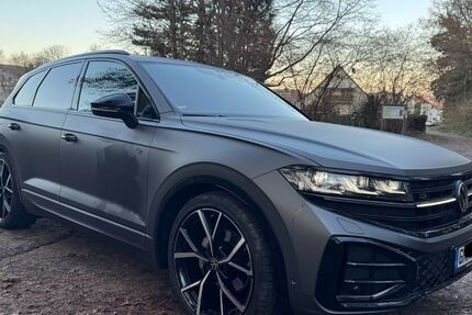 VW Touareg 25.237 km 76.990 &euro; Neuenhaßlau 63594