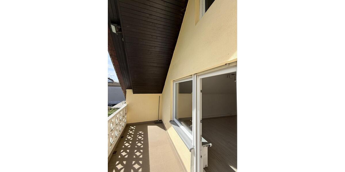 Dachgeschoßwohnung Freigericht - 3.5 Zimmer, 111 m&sup2;, 1.100&euro; | Angebot:25853896