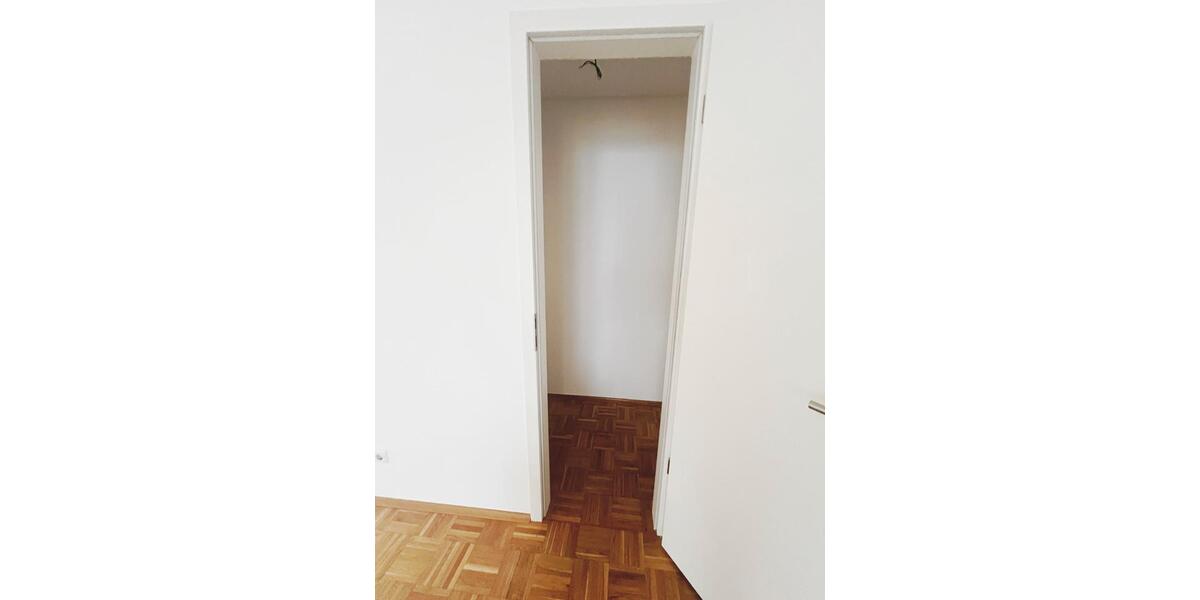 Etagenwohnung Offenbach am Main - 2 Zimmer, 92 m&sup2;, 1.334&euro; | Angebot:26105014