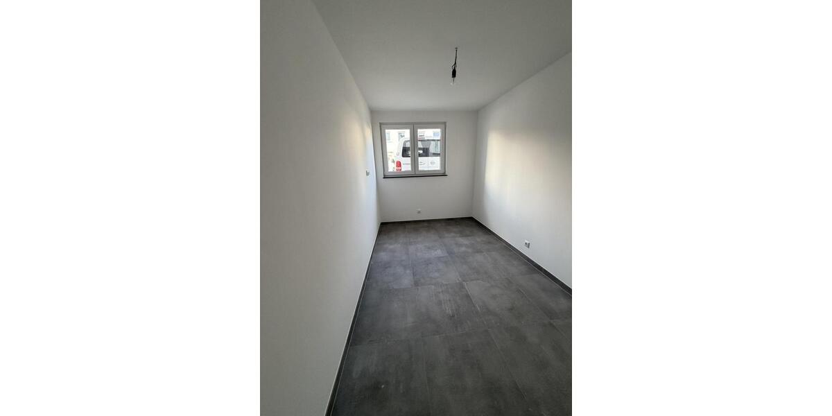 Reihenhaus Offenbach am Main Bieber - 7 Zimmer, 200 m&sup2;, 3.000&euro; | Angebot:24214804