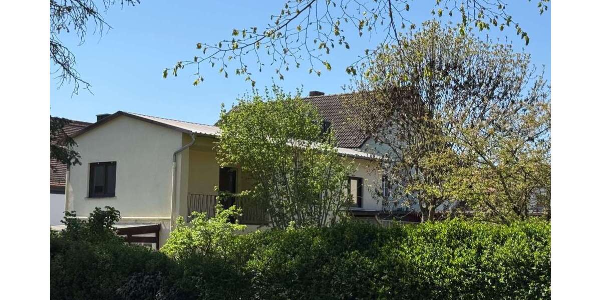 Einfamilienhaus Oberursel - 9 Zimmer, 310 m&sup2;, 750.000&euro; | Angebot:26348935