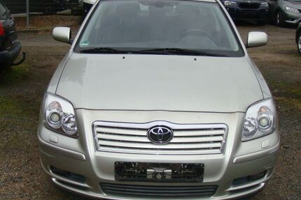 Toyota Avensis 179.000 km 2.450 &euro; Erlensee 63526