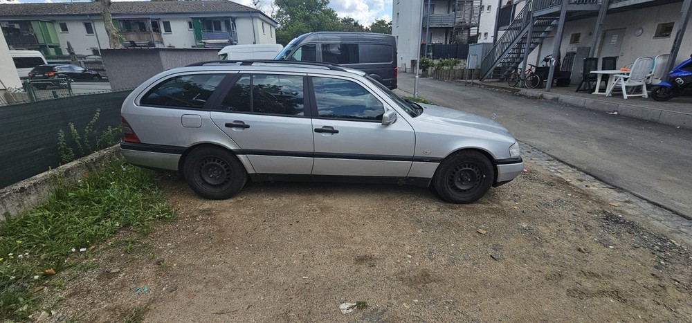 Mercedes-Benz C 180 243.415 km 1.400 &euro; Darmstadt 64283