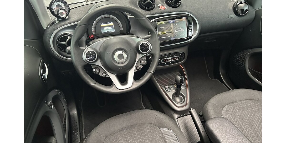 Smart ForTwo EQ CABRIO EXCLUSIVE-22KW-RÜCKFAHRKAMERA! 13.660 km 18.249 &euro; Groß-Umstadt 64823