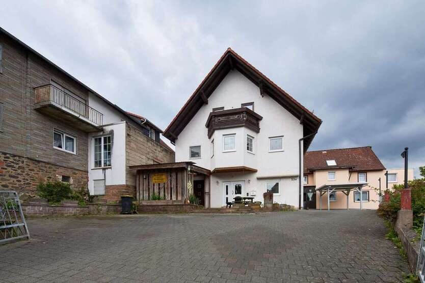 Haus zum Kaufen in Büdingen 349.000 € 239 m²