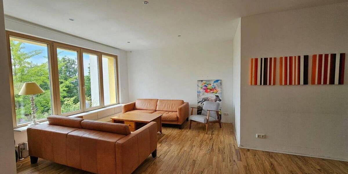 Einfamilienhaus Hofheim - 9 Zimmer, 320 m&sup2;, 4.250&euro; | Angebot:26616851