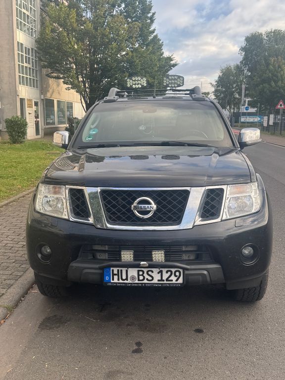 Nissan Navara 142.000 km 21.900 € Maintal 63477