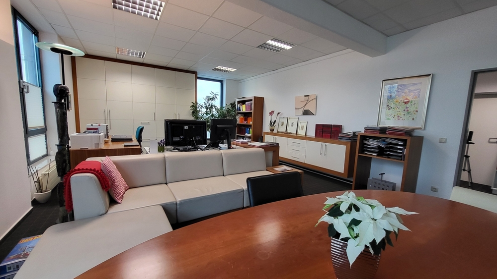 Hofheim Mitte - Moderne Bürofläche mit ca. 172 m² - Gewerbeobjekt Hofheim | Angebot:23768214