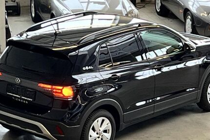 VW T-Cross 7.655 km 21.900 € Frankfurt 60388