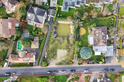 Attraktives Grundstück in bester Lage von Bad Homburg mit umfangreichen Bebauungsmöglichkeiten zimmer