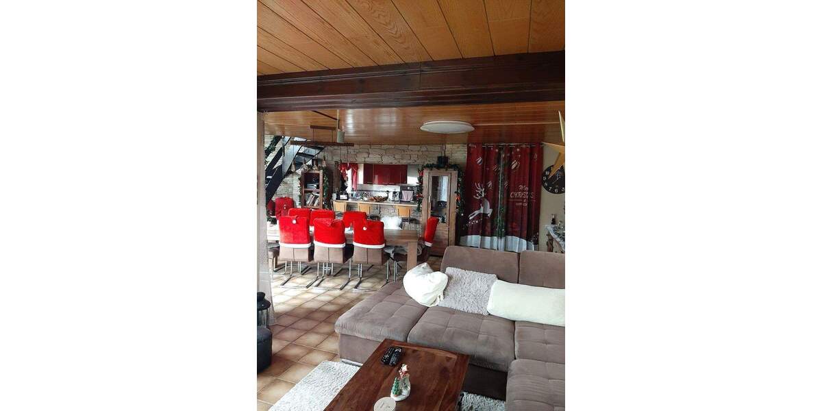 Einfamilienhaus Raunheim - 8 Zimmer, 270 m&sup2;, 650.000&euro; | Angebot:25751160