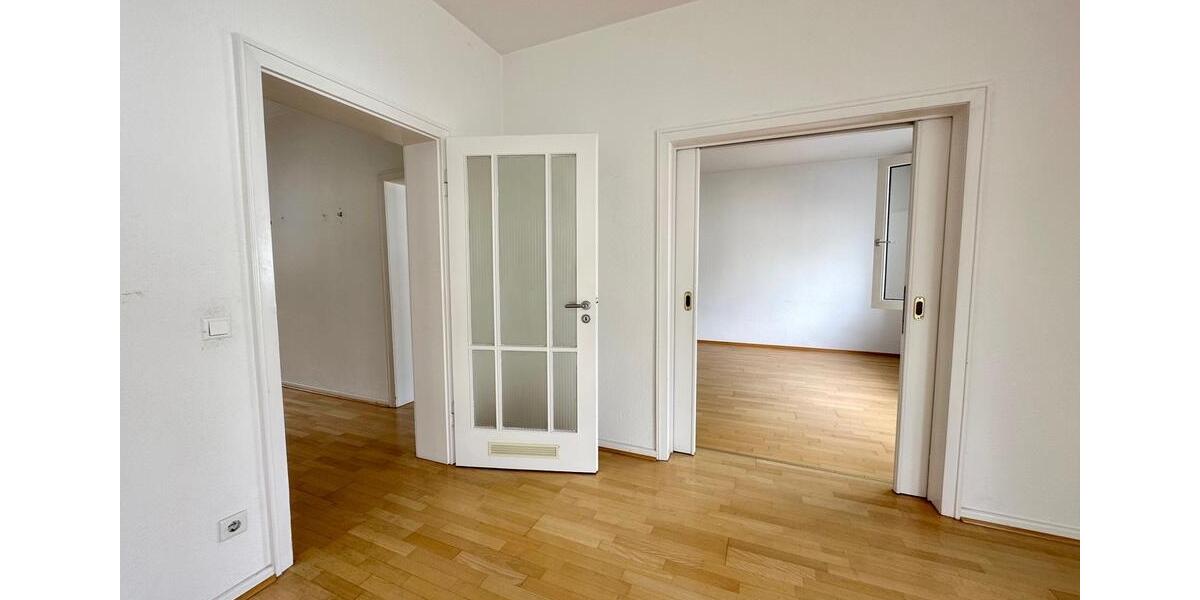 3 Zi -Penthouse Wohnung in Westend -mit Garage 3 zimmer