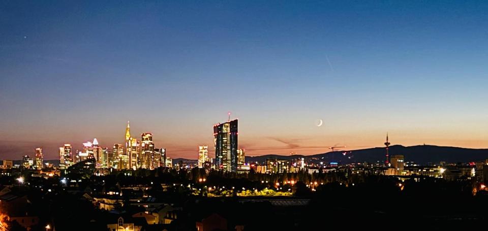 Penthouse mit atemberaubenden Skyline-Blick und Dachterrasse 3 zimmer