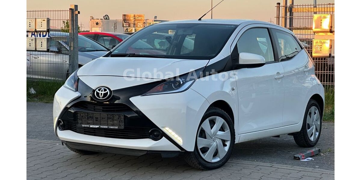 Toyota Aygo (X) 44.500 km 8.950 &euro; Dietzenbach 63128