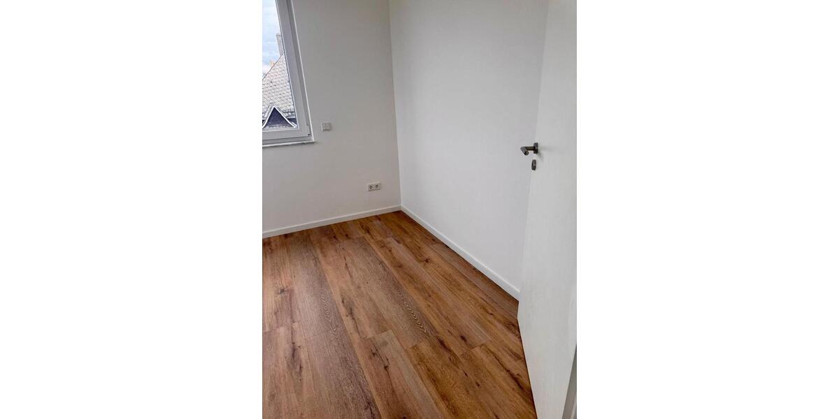 Etagenwohnung Offenbach am Main Hafen - 3 Zimmer, 82 m&sup2;, 1.350&euro; | Angebot:26445238