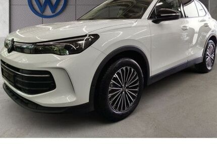 VW Tiguan 4.500 km 42.880 &euro; Frankfurt am Main 60326