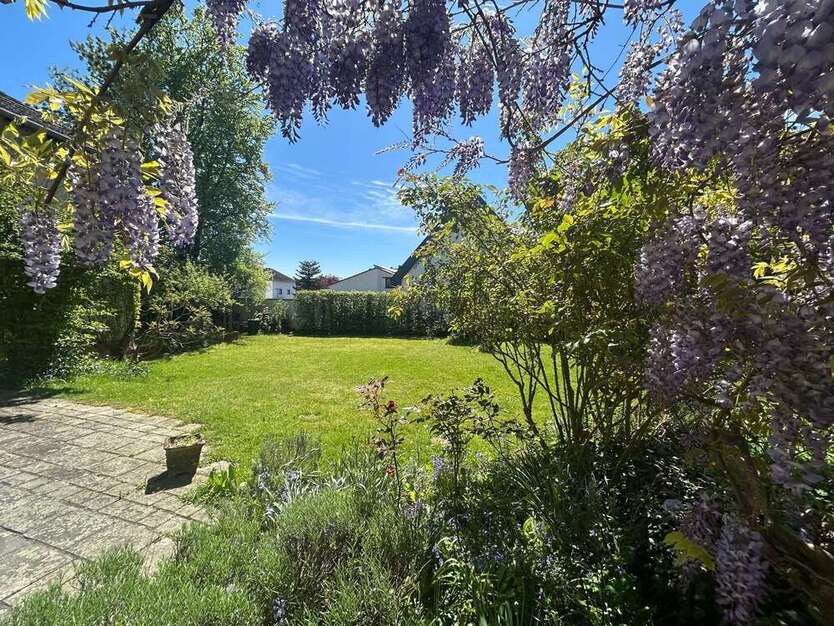Haus zum Kaufen in Oberursel 1.550.000 € 320 m²