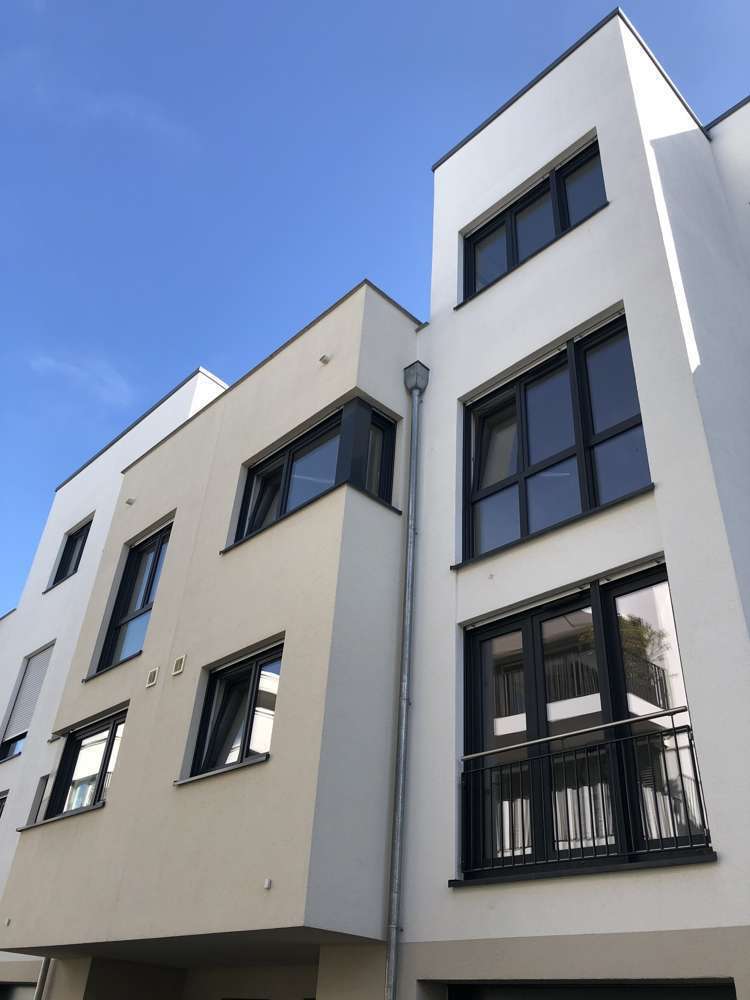 Haus zum Kaufen in Frankfurt am Main 1.250.000 € 140 m²