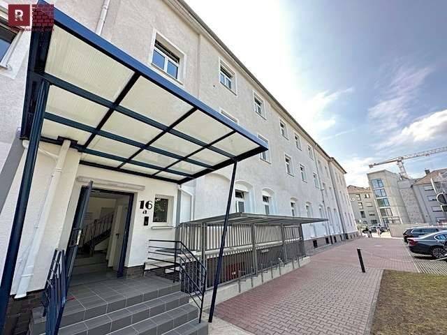 Schöne Büroetage ca. 170m² nähe Messe zum schmalen Preis! zimmer