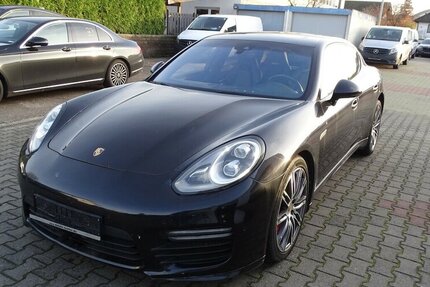 Porsche Panamera 4 GTS Bi-Xenon, Klappe, Luft, PDK, Chrono 184.608 km 28.890 € Rodgau 63110