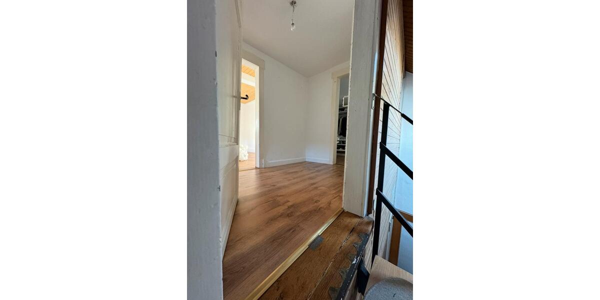 Einfamilienhaus Rosbach vor der Höhe - 3 Zimmer, 93 m&sup2;, 1.350&euro; | Angebot:26153607