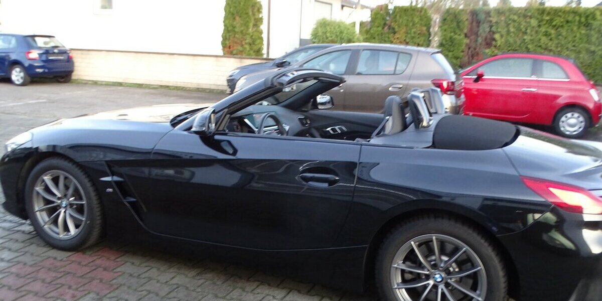 BMW Z4 sDrive 20 i M Sport Leder, LED, Navigation 60.000 km 31.890 &euro; Rodgau 63110