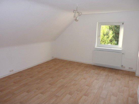 Dachgeschoßwohnung Bad Homburg vor der Höhe Gonzenheim - 3 Zimmer, 66 m&sup2;, 799&euro; | Angebot:26232502