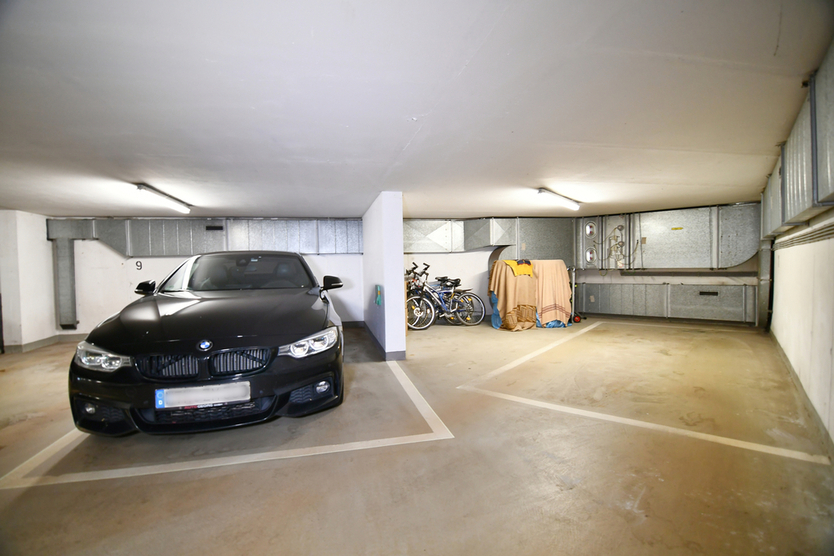 Schöne Wohnung mit 1a Infrastruktur + 2 TG Plätze 3 zimmer