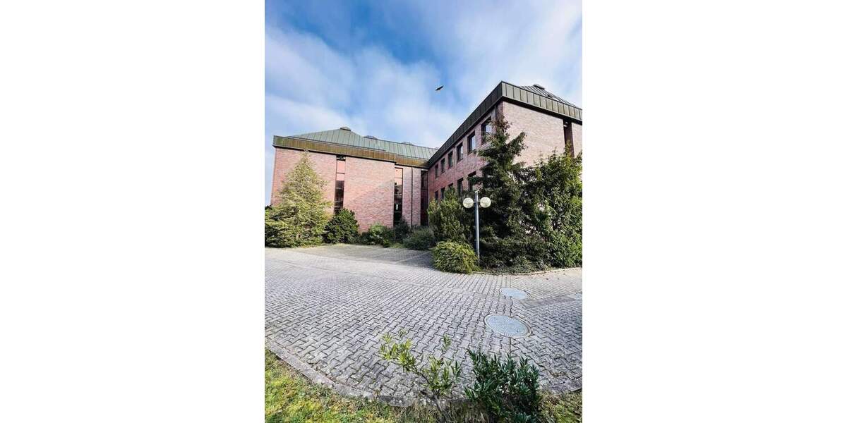 Investmentchance bei Frankfurt: Gewerbegebäude für Büro, Klinik oder Pflege 6 zimmer