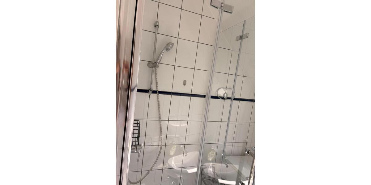 Dachgeschoßwohnung Frankfurt am Main Sachsenhausen - 2 Zimmer, 40 m&sup2;, 790&euro; | Angebot:26680418