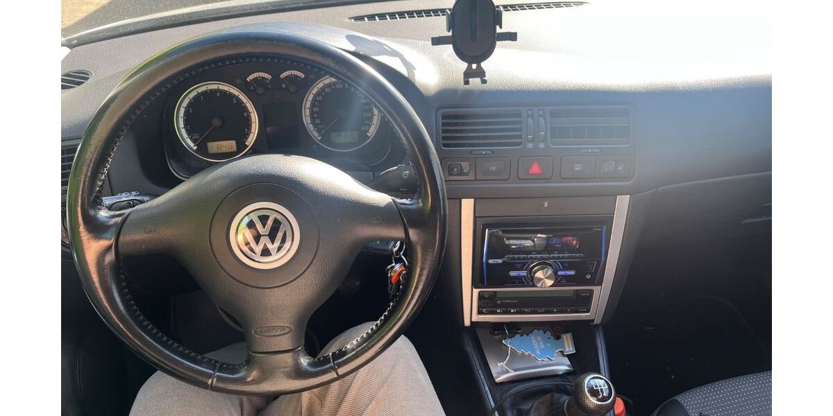 VW Bora 181.000 km 900 &euro; Hattersheim am Main 65795